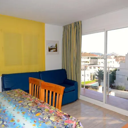 Spacious Duplex In Estartit *